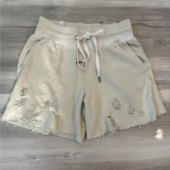 philanthropy XS NWOT Cocoa Casual Walking Shorts, distressed,adjustable waist - Picture 4 of 4